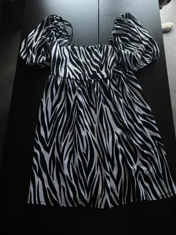 Robe zèbre neuve Primark T42