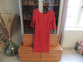 Robe rouge en dentelle camaïeu taille 36