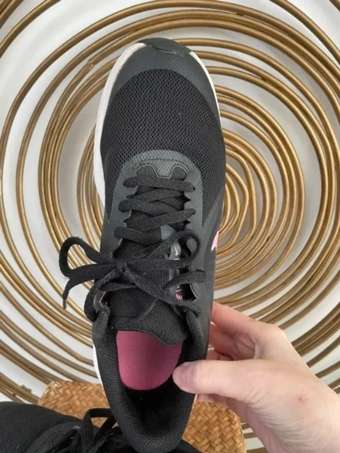 Baskets Nike T38.5 - photo numéro 2