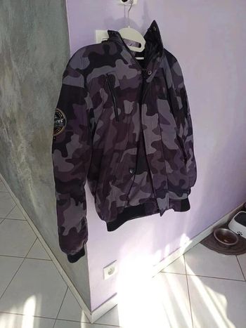 Joli Blouson motif militaire gris et noir