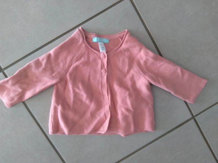 Gilet rose okaidi neuf 6mois