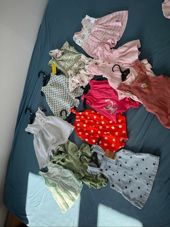 Lot vêtements bébé fille 6 mois 67 pièces
