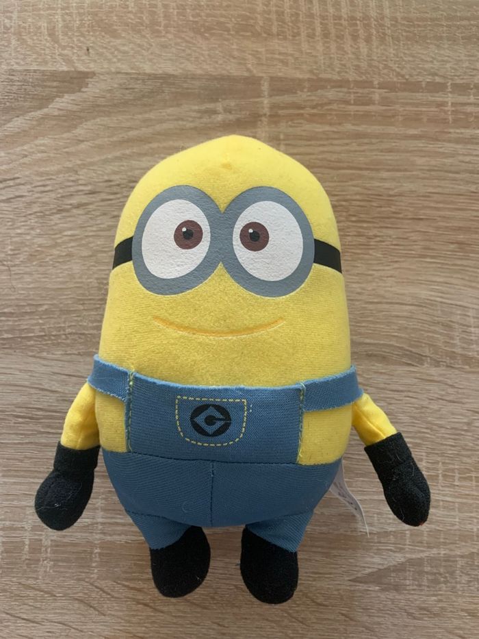 Peluche les minions 2 + 4 figurines Mac Donald’s - photo numéro 2