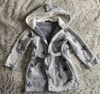 Robe de chambre grise avec étoiles - taille 5 ans
