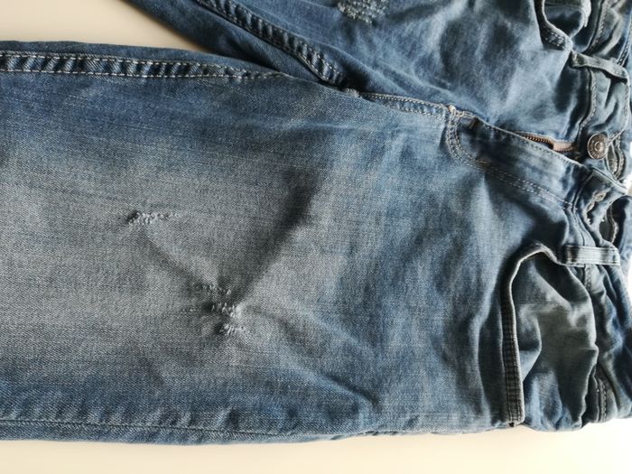 Jeans slim troué - photo numéro 3