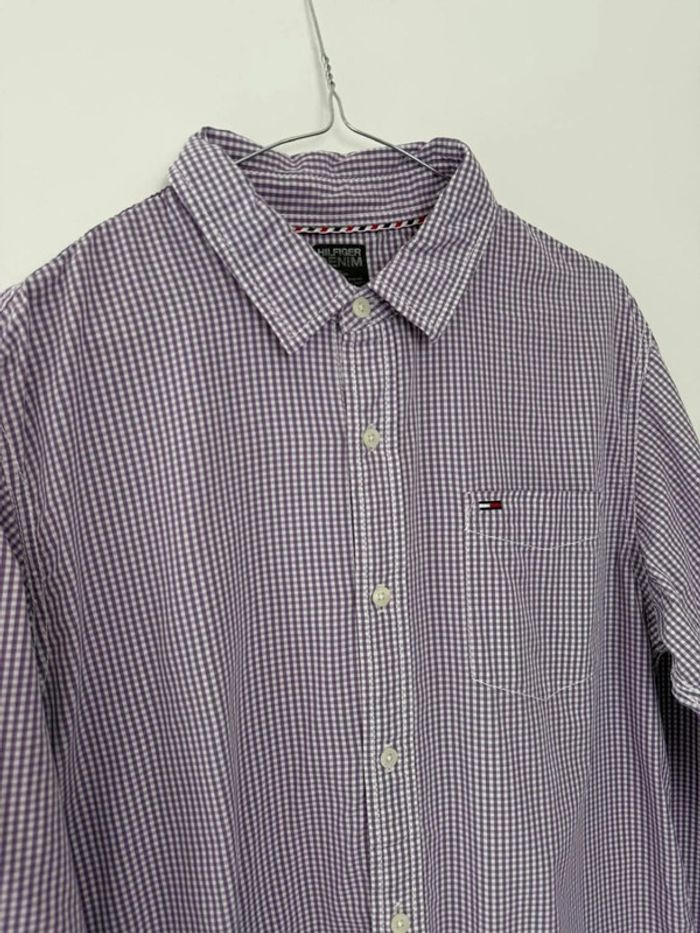Chemise Hilfiger Denim homme à carreaux mauves taille large en parfait état - photo numéro 2