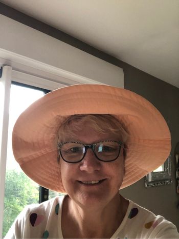 Chapeau de randonnée réversiblesfuchsia  et corail