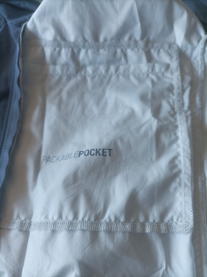 Veste légère imperméable Decathlon Taille XS - photo numéro 3