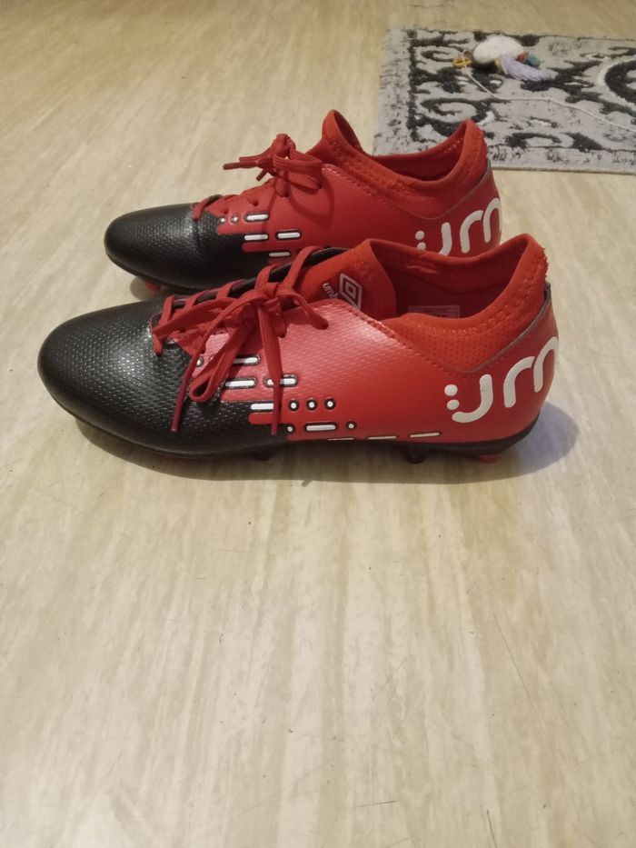 Chaussures foot salle - photo numéro 2