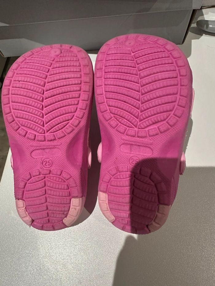 Petite paire de croc rose taille 25 - photo numéro 3