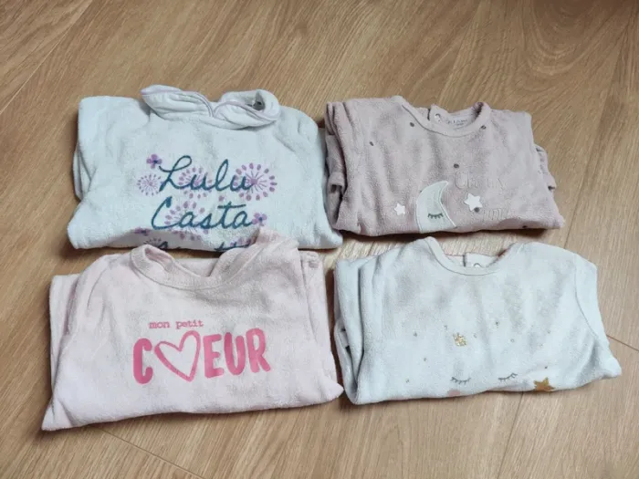 Lot pyjamas velour fille 9 mois