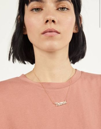 Collier en laiton doré signe astrologique taureau Bershka