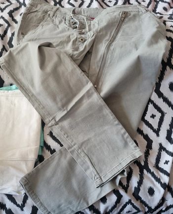 Jean 48 gris fermeture originale par boutons