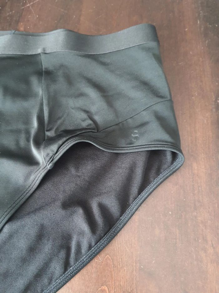 Bas de maillot/sport  H&M eur L porté 1fois - photo numéro 3
