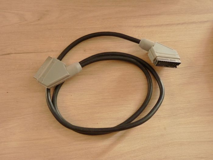 Prise peritel cordon cable accessoire TV video TBE - photo numéro 2