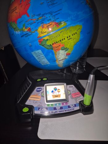 Globe terrestre interactif vidéo Vtech 
