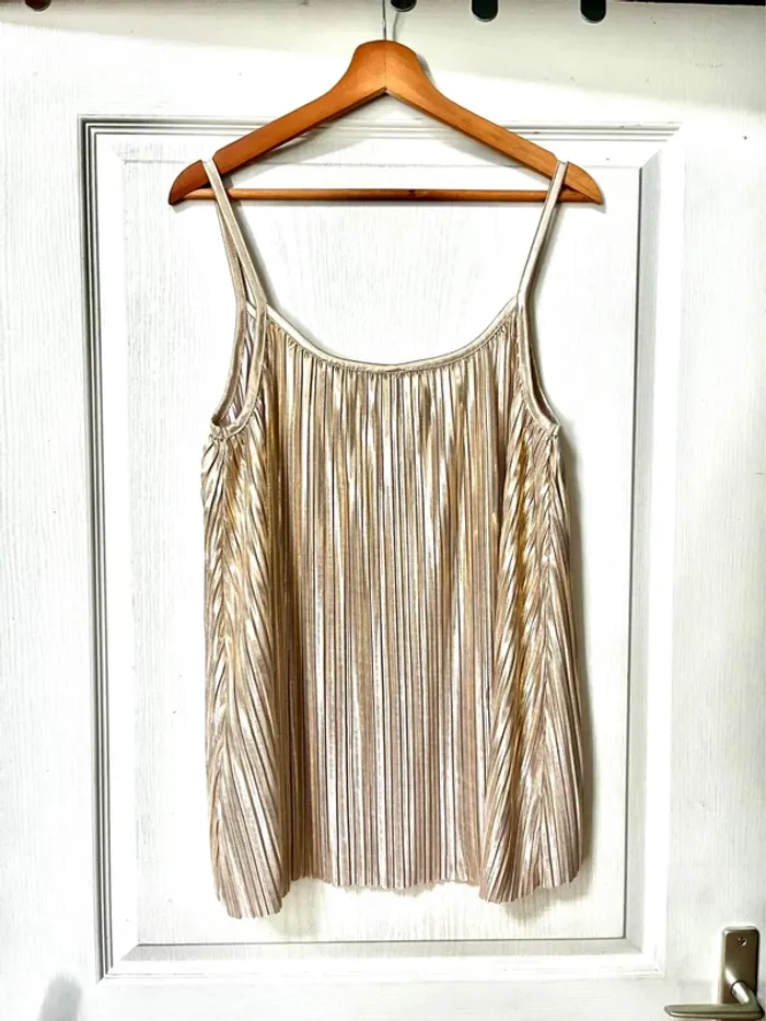 Superbe top doré taille 42 / ancienne collection HM
