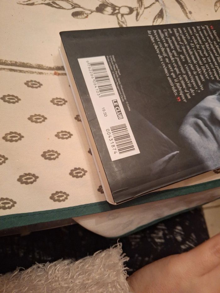 Double identité - photo numéro 6