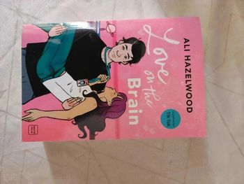 Livre love on the brain phénomène tik tok