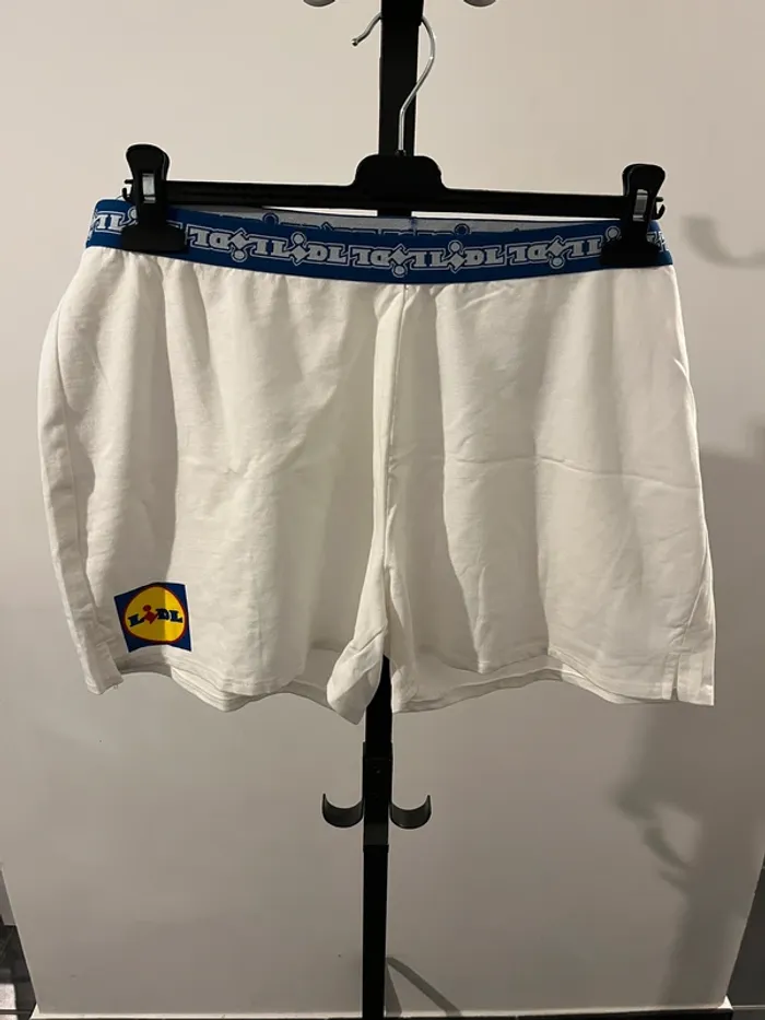Short blanc Lidl Taille XL Soit 46/48
