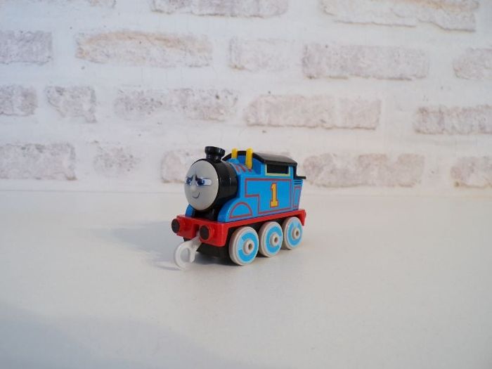 Locomotive - Train - Thomas et ses amis - Thomas (J9)