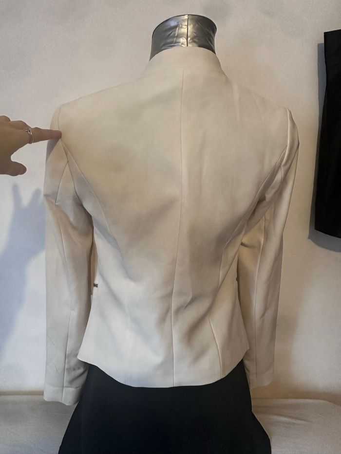 Veste blanche - photo numéro 2