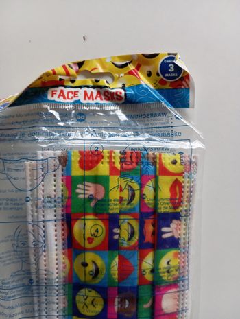 3 Masques emoji neufs scellés