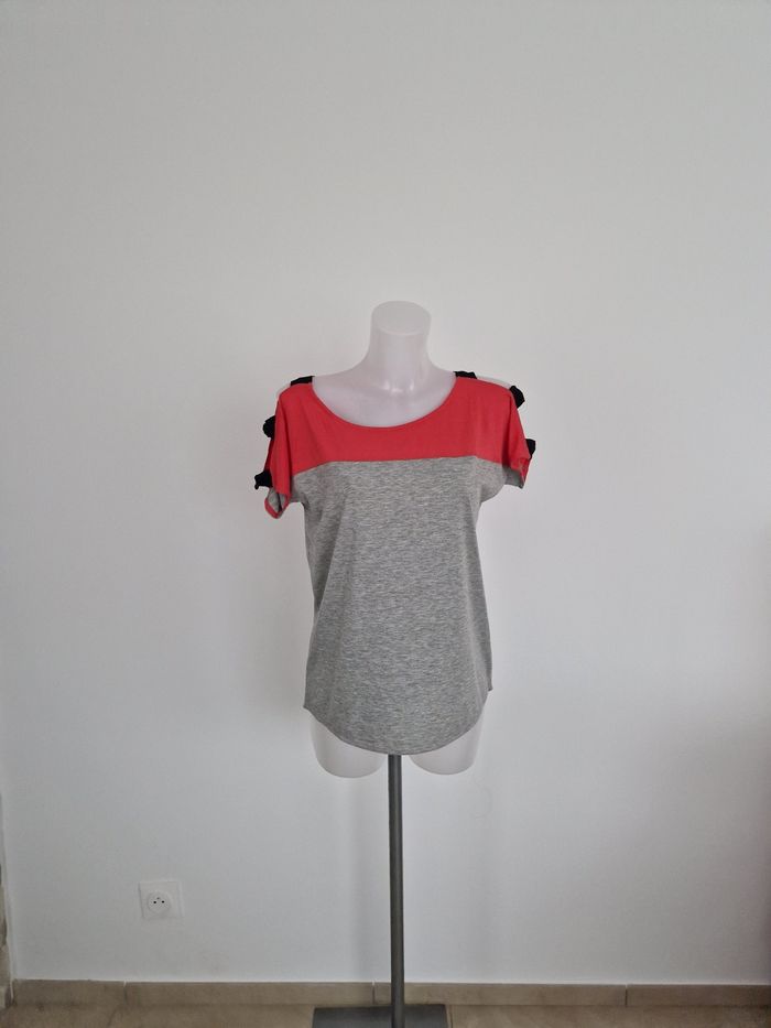 Haut bi-color épaules semi-ouverte Mim