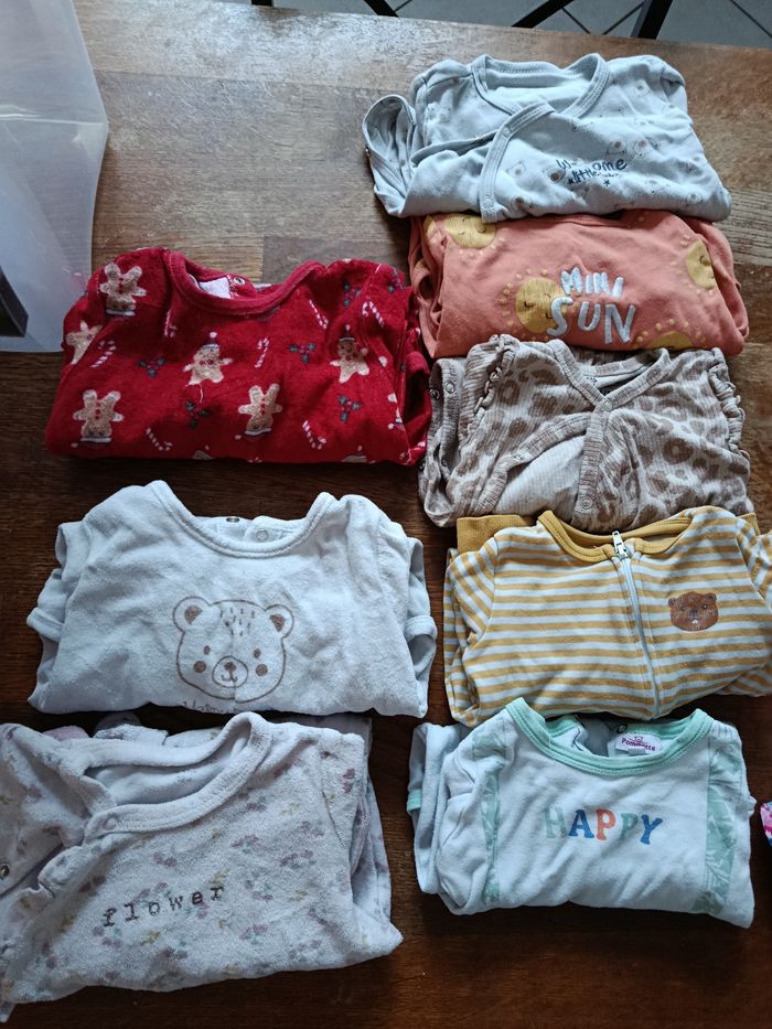 Lot vêtements fille 12 mois - photo numéro 3