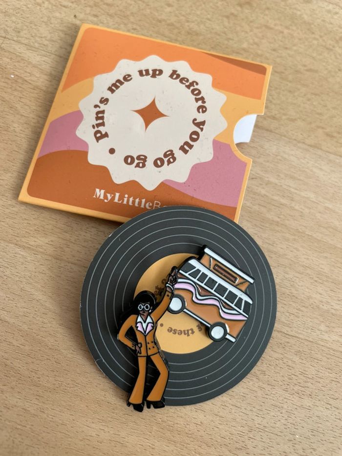 Pin’s seventees - photo numéro 2