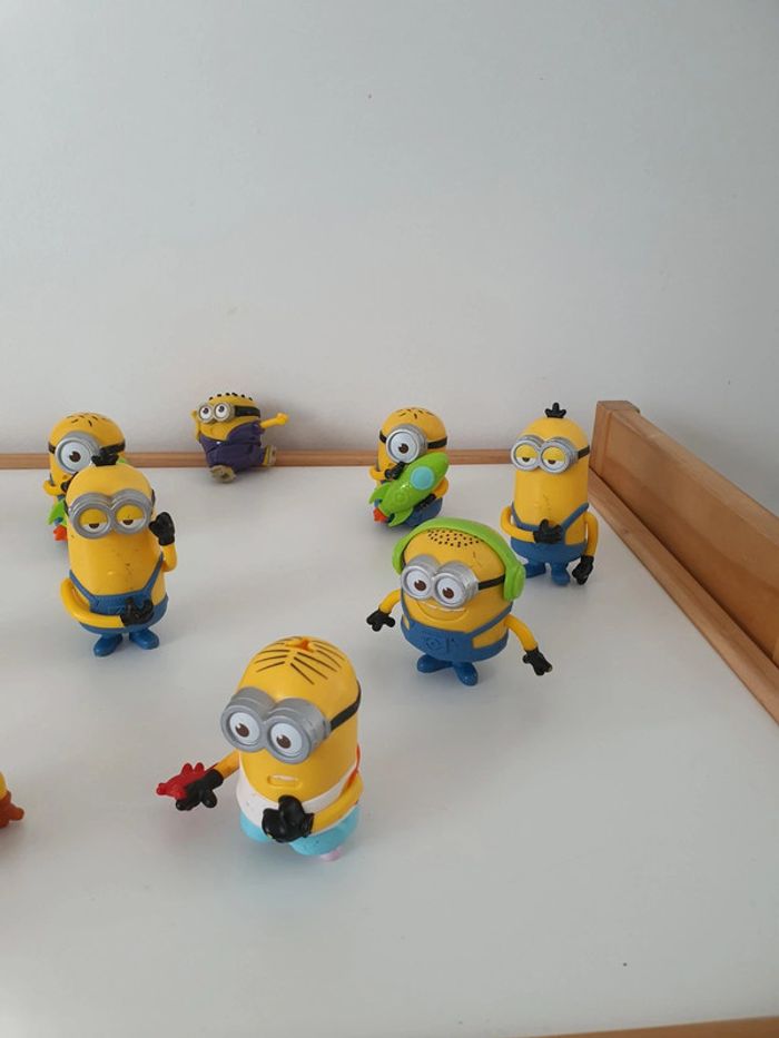 Lot de 11 figurines mignon
Très bon état - photo numéro 3
