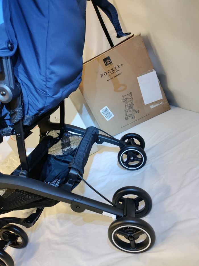 Poussette de voyage ultra-compacte et légère tout-terrain gb Pockit+ bleu nuit - photo numéro 9