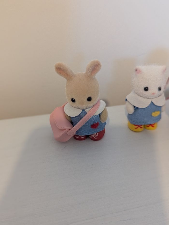 sylvanian families nursery friends 5262 lapin, chat et écureuil - photo numéro 2