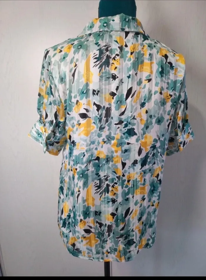 Blouse manches courtes ou chemisier - photo numéro 4