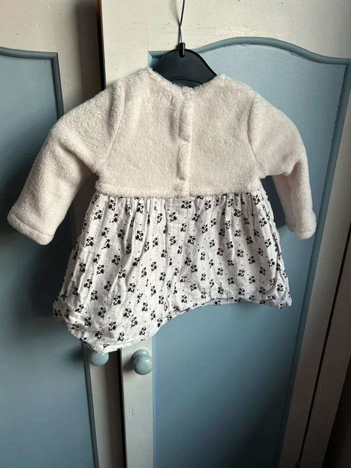 Robe blanche fleurs noires, dpam , 6 mois - photo numéro 7