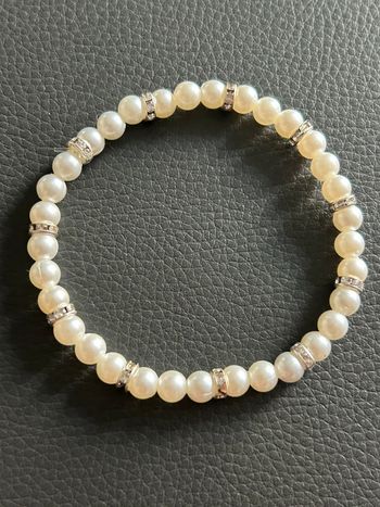 Bracelet beige et argenté en perles taille unique jamais porté