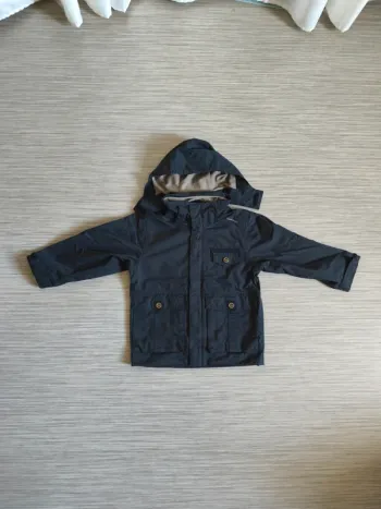 Veste coupe-vent noire 4 ans