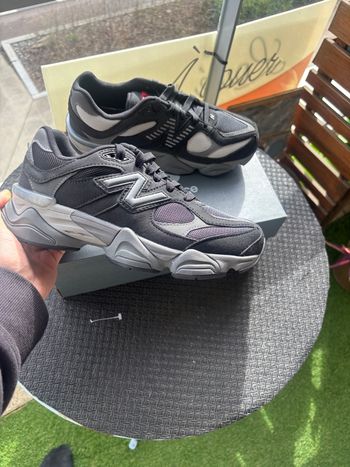 New Balance 9060 - black neuves tailles 40