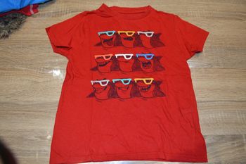 Tee shirt manches courtes Kiabi 8 ans requins