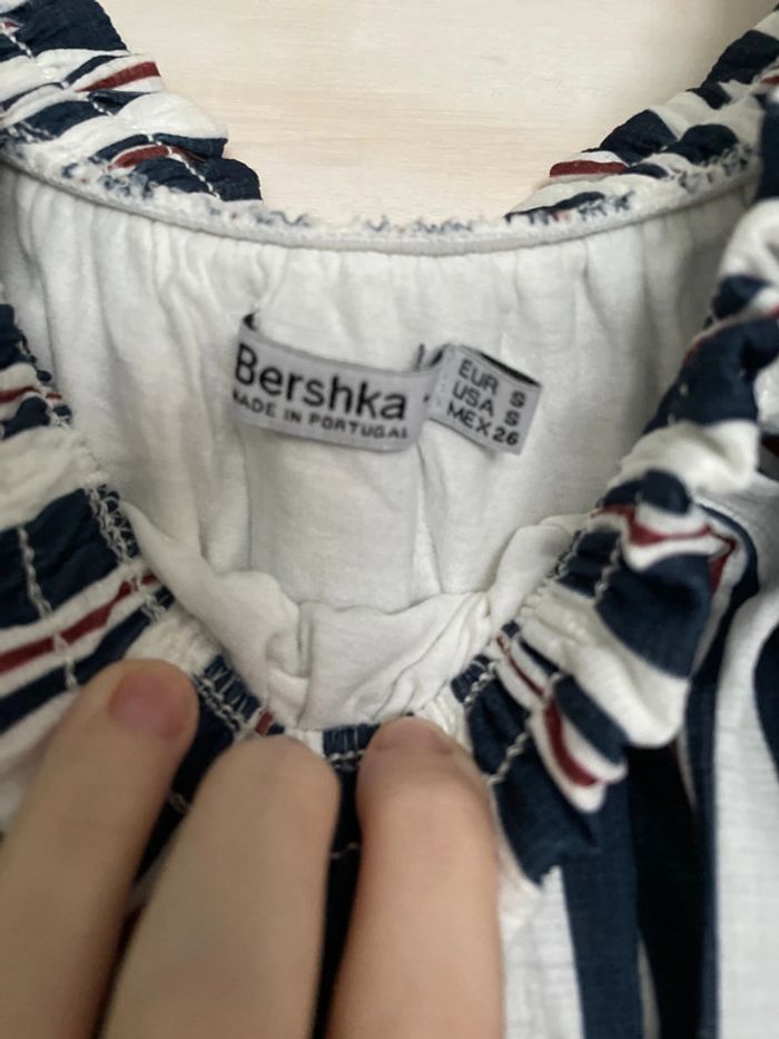 Blouse Bershka taille S - photo numéro 2