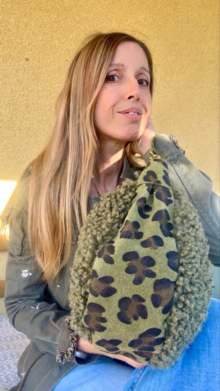 Sac demie-lune moumoute vert kaki et léopard - photo numéro 2