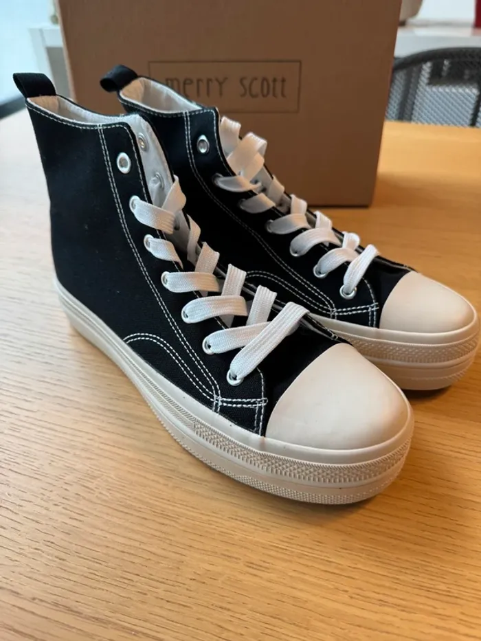 Baskets montantes Merry Scott taille 40 noir neuves - photo numéro 2