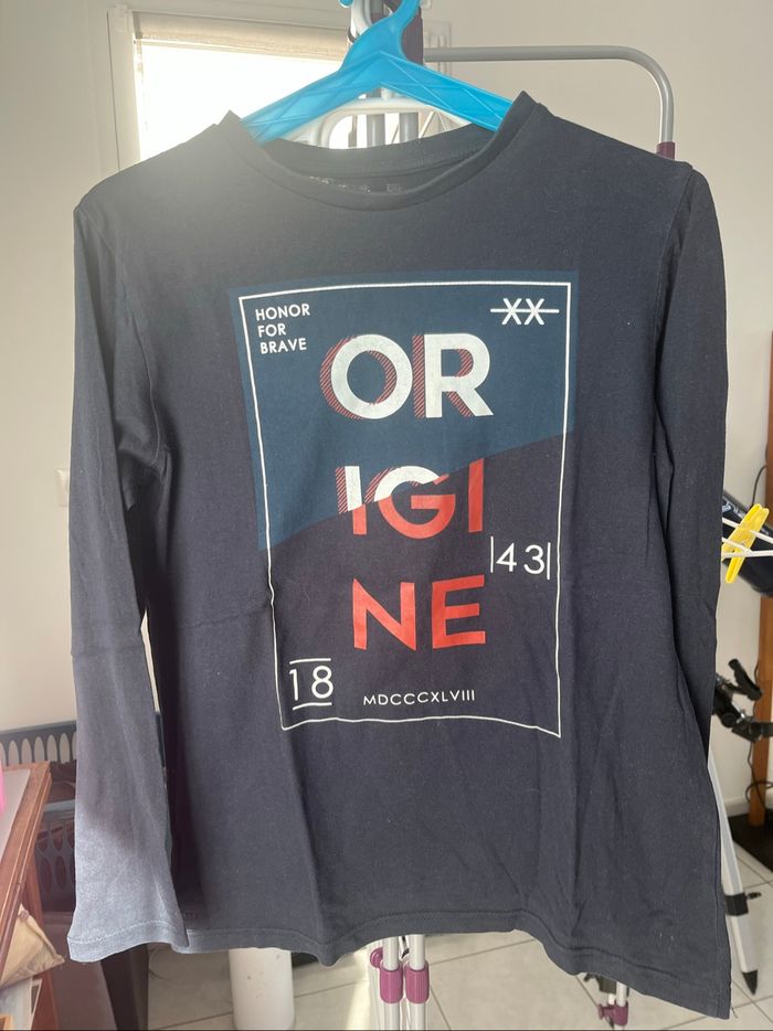 TEE shirt