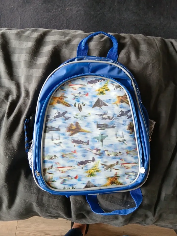 Sac à dos avion idéal maternelle