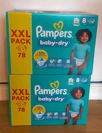 Lot couches Pampers baby dry taille 8/ 156 couches