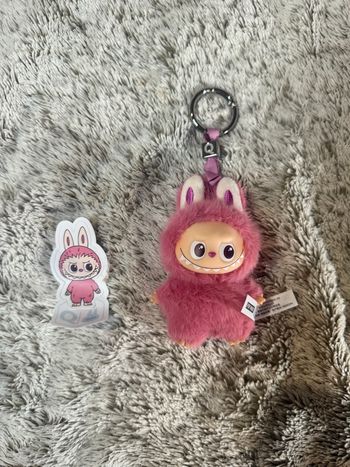 Labubu pin for love lettre Q