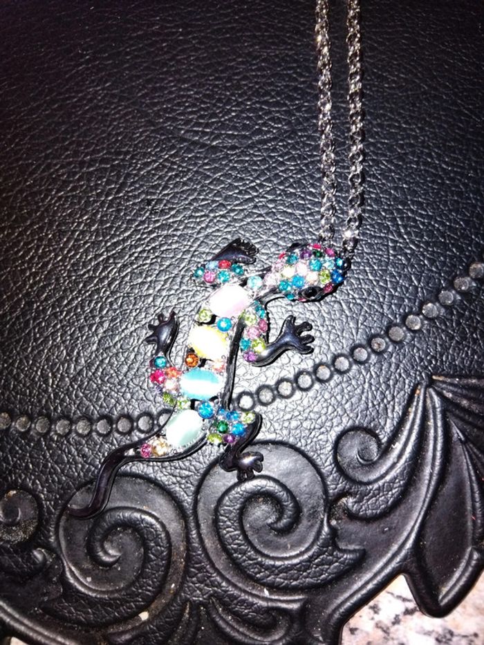 Collier pendentif caméléon avec pierre - photo numéro 2