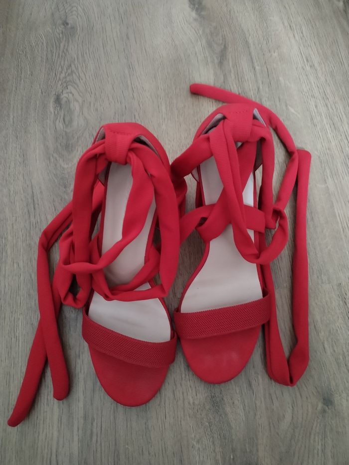 Chaussure à talon femme taille 39 rouge de chez cuccoo - photo numéro 2