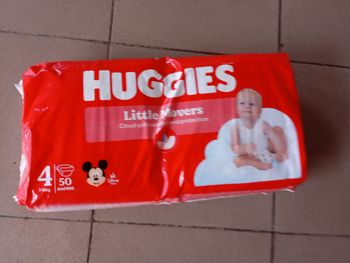 Couche Huguies taille 4