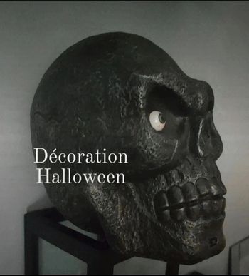 Décoration Halloween crane avec son et lumière (30 cm)